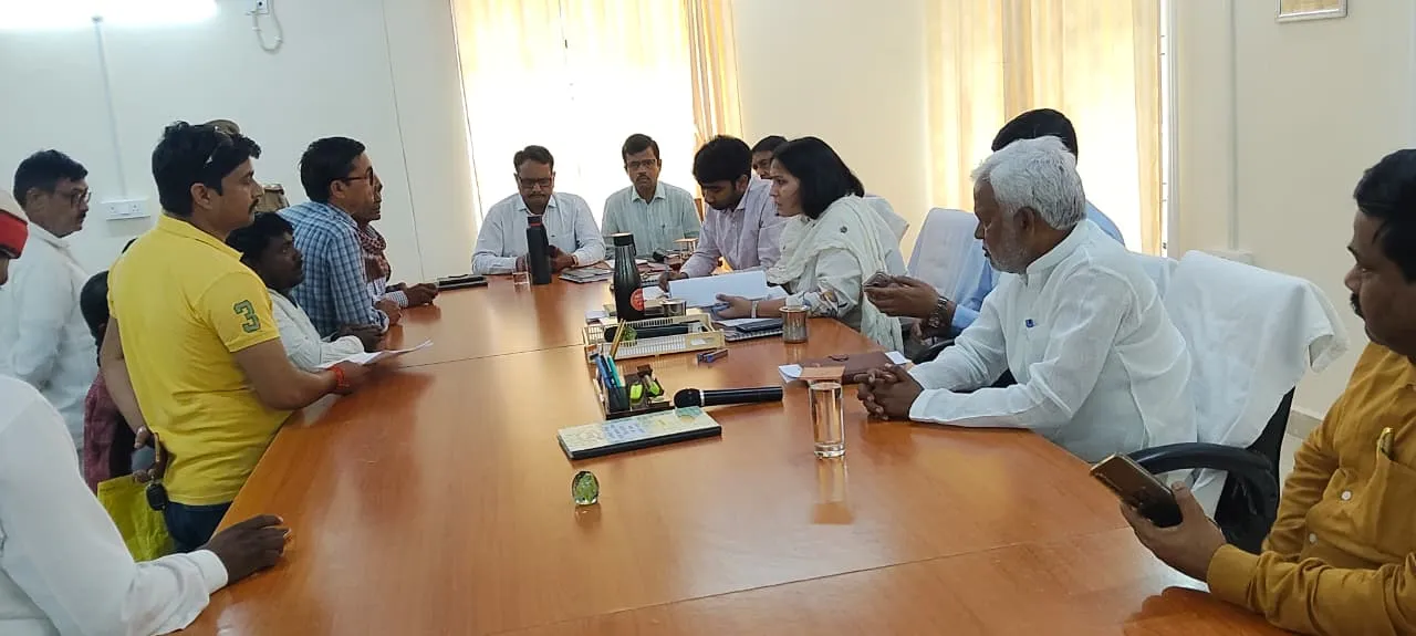 केभानपुर तहसील सभागार में जनसमस्याओं के त्वरित निस्तारण हेतु तहसील दिवस का आयोजन जिलाधिकारी पुलिस अधीक्षक के नेतृत्व में आयोजित