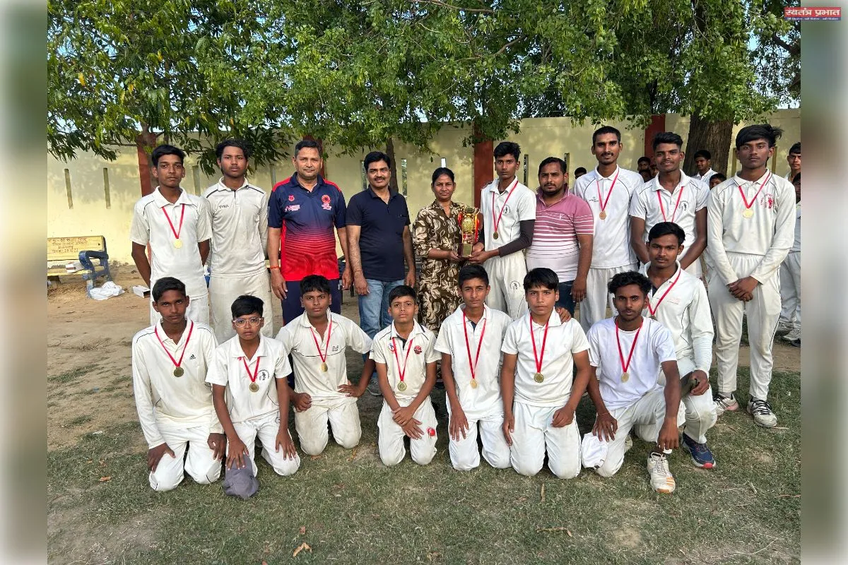 स्टेडियम भदोही के क्रिकेट खिलाड़ी आदित्य बने मैन ऑफ मैच