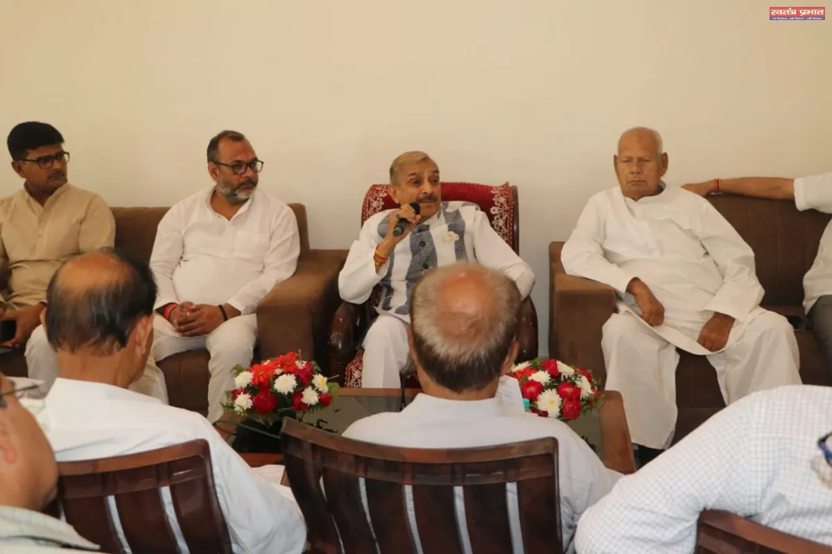 गैस की किल्लत व मंहगाई से जनता परेशान केंद्र सरकार लगाती है झूठी मलहम - प्रमोद तिवारी 