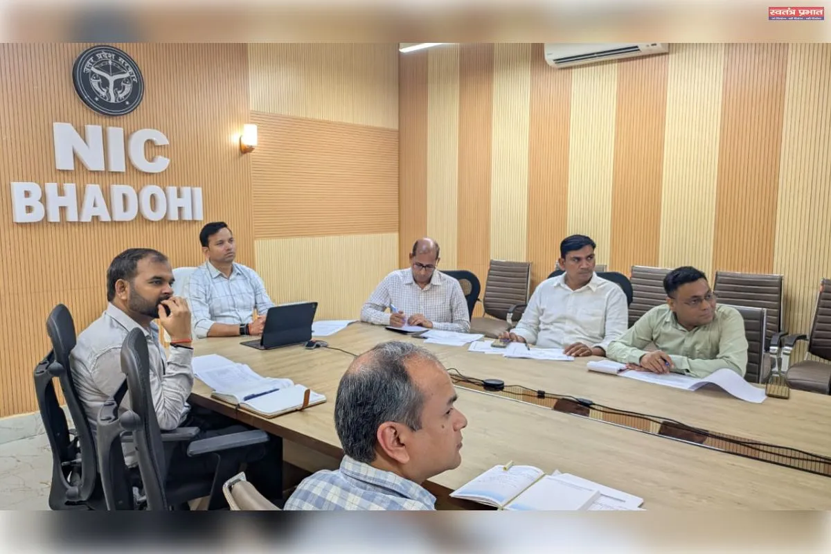 डिजिटल होगी ‘भारत की जनगणना 2027’: भदोही में राज्य स्तरीय प्रशिक्षण गोष्ठी संपन्न, 7 मई से शुरू होगी स्व-गणना प्रक्रिया