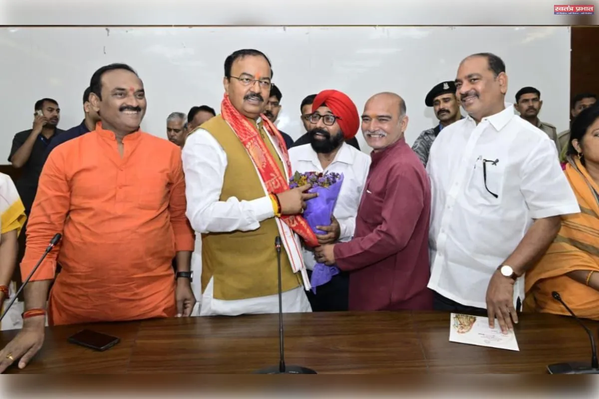 उत्तर प्रदेश में आनंद कराज विवाह अधिनियम के लागू होने पर उप-मुख्यमंत्री को किया गया सम्मानित