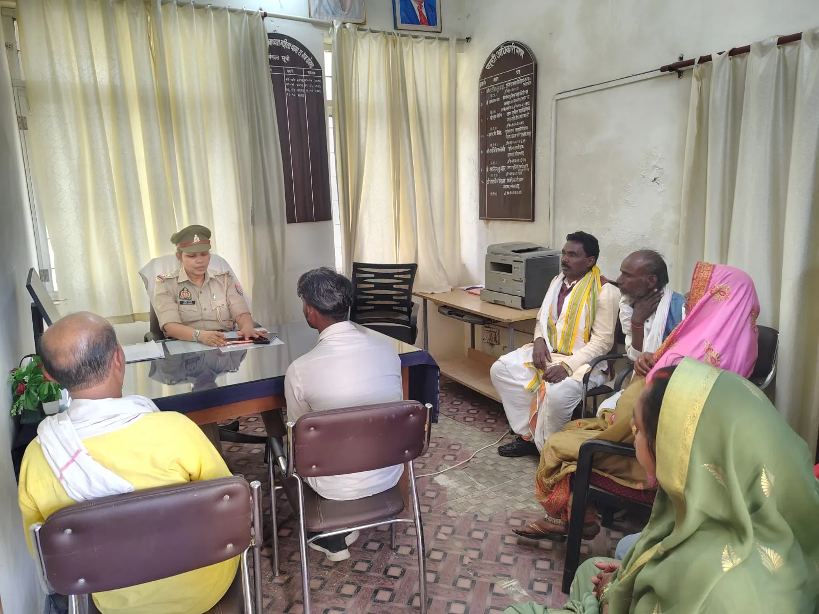 मिशन शक्ति अभियान के अंतर्गत महिला थाना रॉबर्ट्सगंज द्वारा परिवार परामर्श केन्द्र में 05 प्रकरणों का सफल निस्तारण