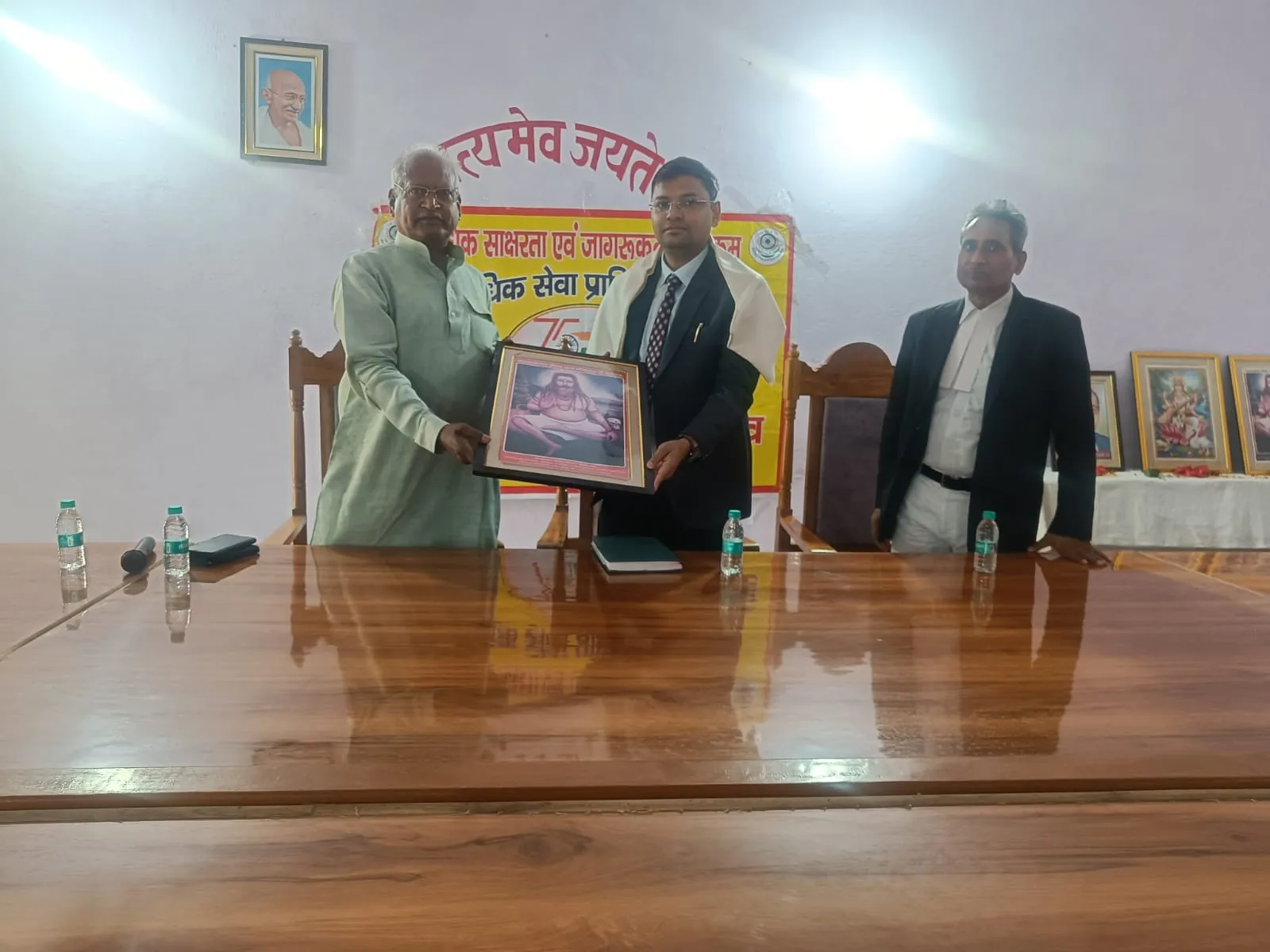  अम्बेडकर दिवस की पूर्व संध्या पर न्यायाधीश ने विधि महाविद्यालय में किया जागरूकता शिविर