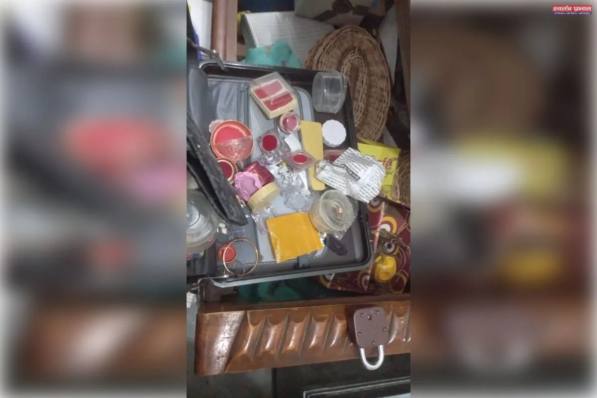 घर का ताला तोड़कर लाखो की चोरी,पुलिस जांच पड़ताल में जुटी
