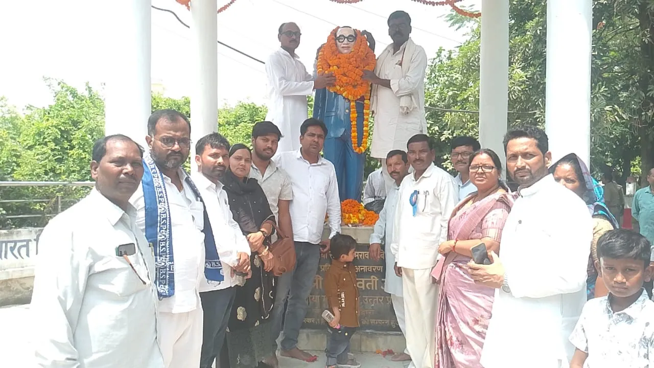 Kushinagar: अंबेडकर जयंती पर अपनी जनता पार्टी कार्यकर्ताओं ने बाबा साहब के बताए रास्ते पर चलने का लिया संकल्प