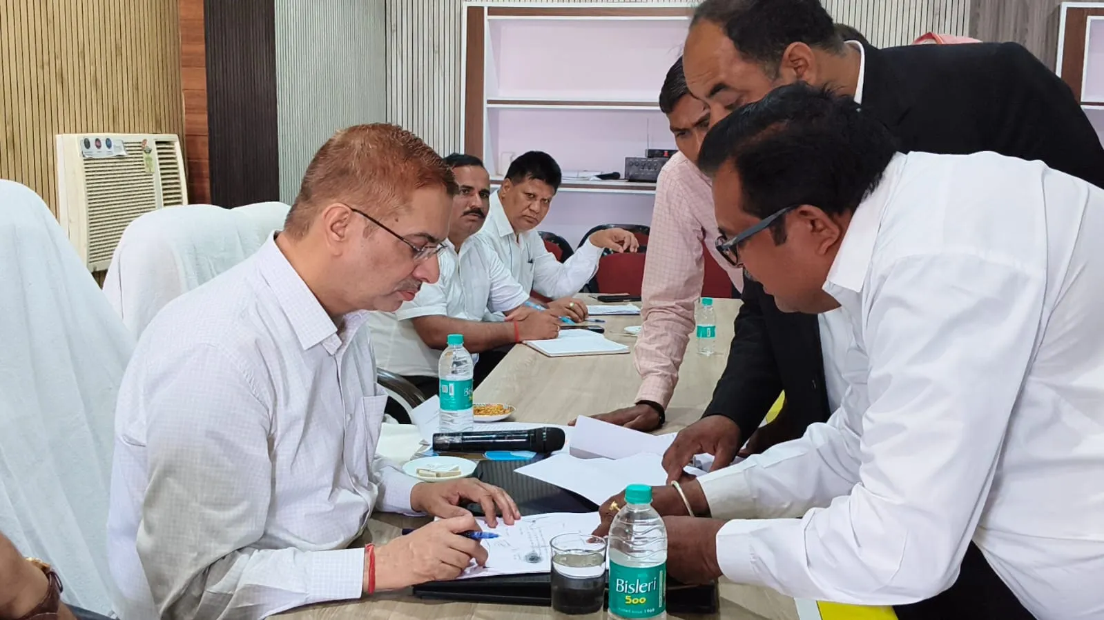 जनपद के चारों तहसीलों में संपूर्ण समाधान दिवस का आयोजन