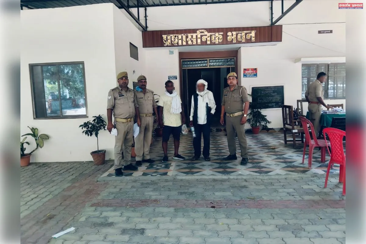 अपने ही घर में चोरी करने वाले चाचा-भतीजा गिरफ्तार