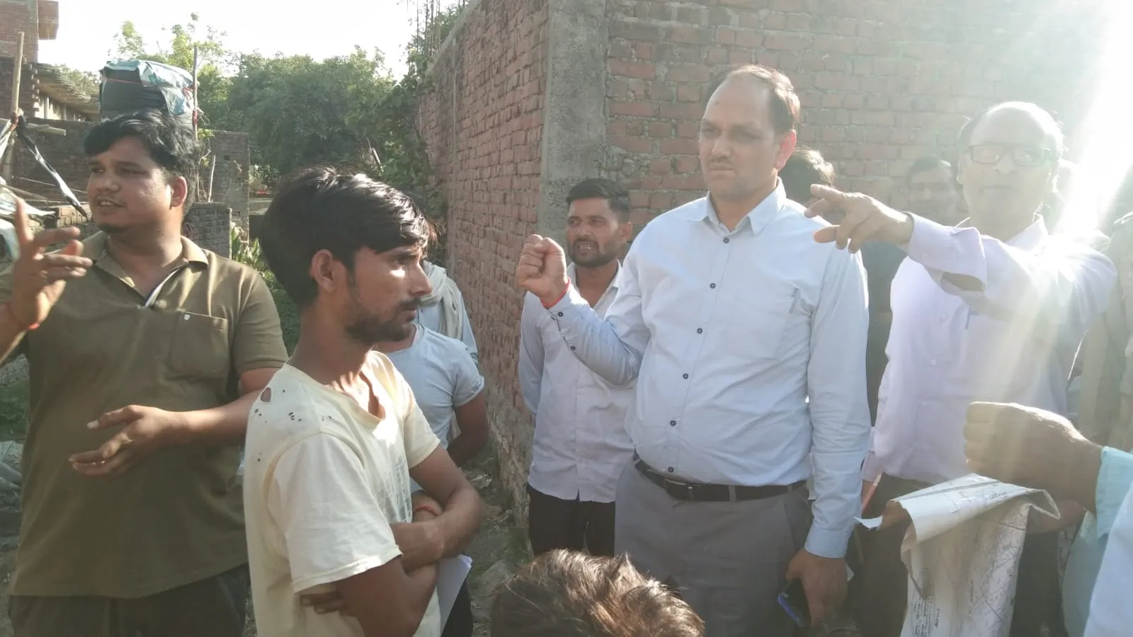 फार्मर रजिस्ट्री में ढिलाई पर एसडीएम ने लगाई फटकार