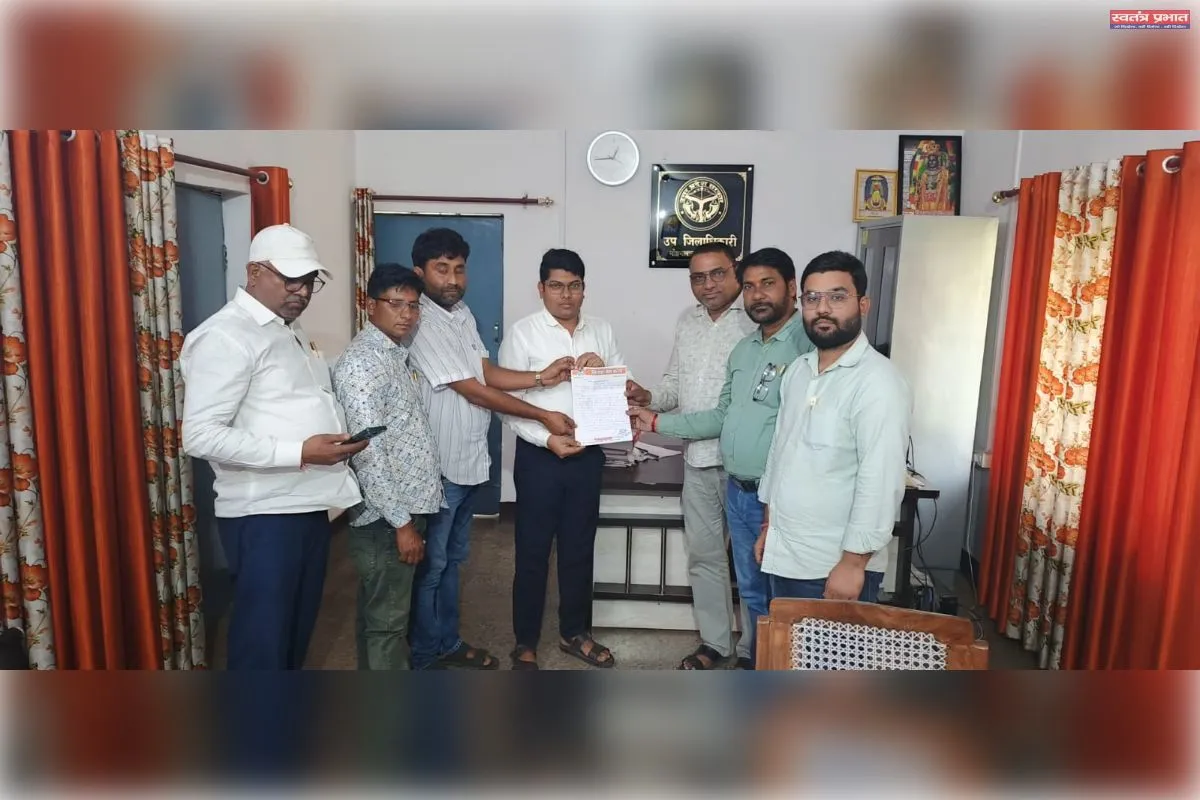 निगोहां इंडेन गैस एजेंसी के खिलाफ लामबंद हुए पत्रकार, घटतौली और अभद्रता के आरोपों पर एसडीएम को सौंपा ज्ञापन