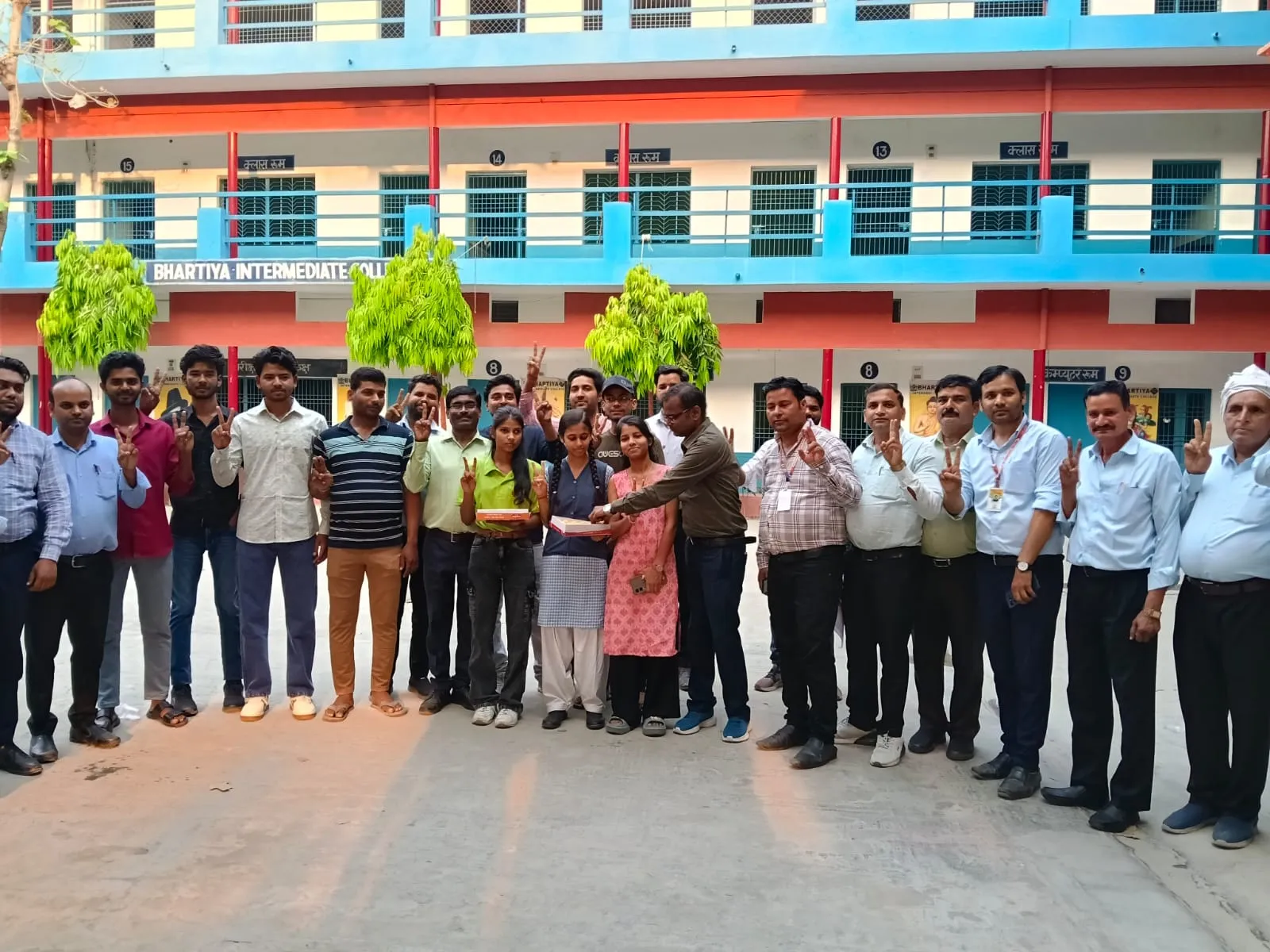 कुशीनगर:  यूपी बोर्ड में बीआईसी पडरौना का जलवा, फरहान 7वें और अंकित 8वें स्थान पर