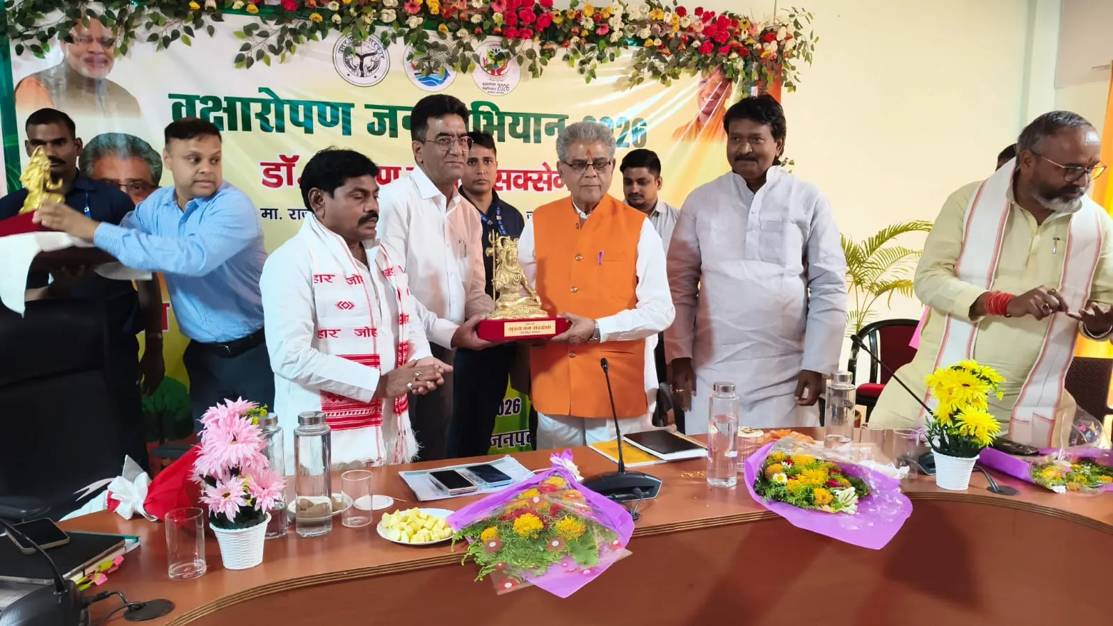 राज्य मंत्री ( स्वतंत्र प्रभार) ने किया वृक्षारोपण जन अभियान की समीक्षा,  दिए सख्त निर्देश