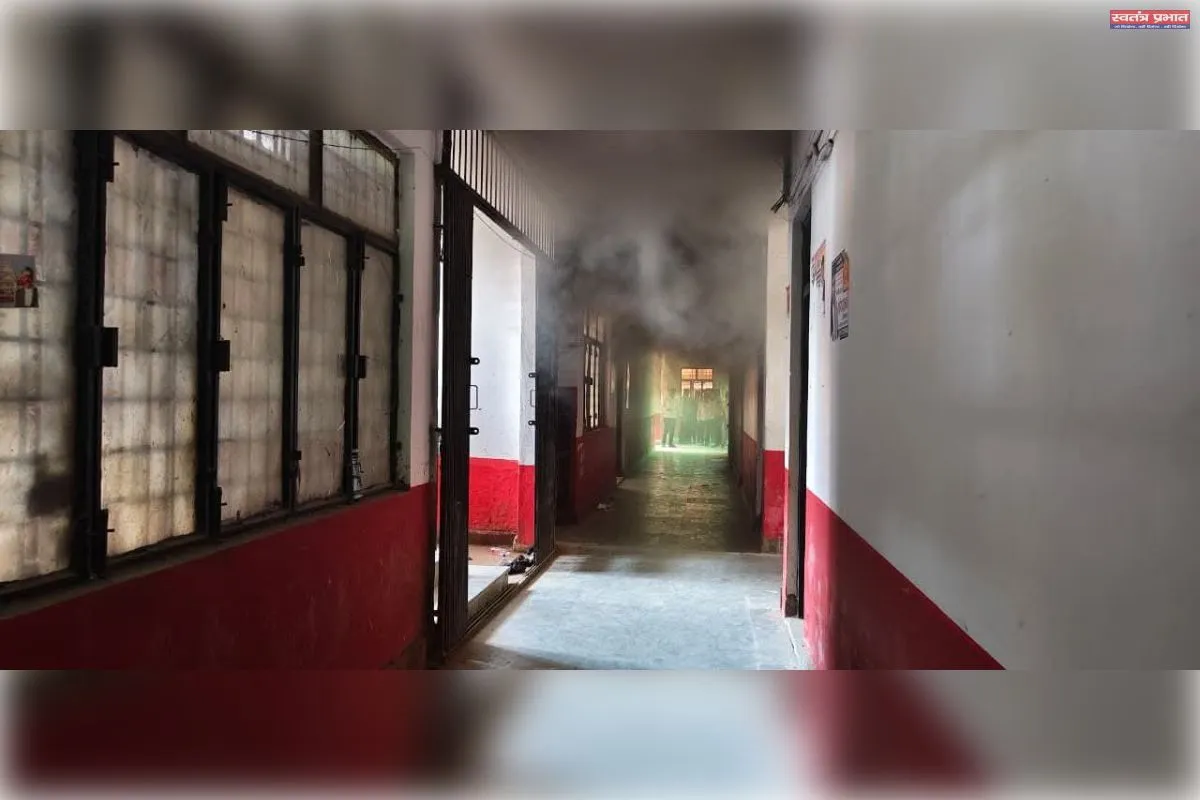 सोरांव तहसील परिसर में शॉर्ट सर्किट से लगी आग, मची अके