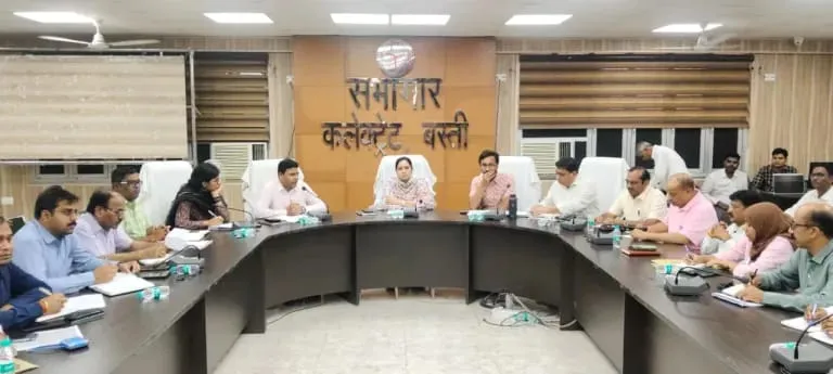 डीएम ने संभावित बाढ़ की स्थिति से प्रभावी ढंग से निपटने के लिए दिया आवश्यक निर्देश