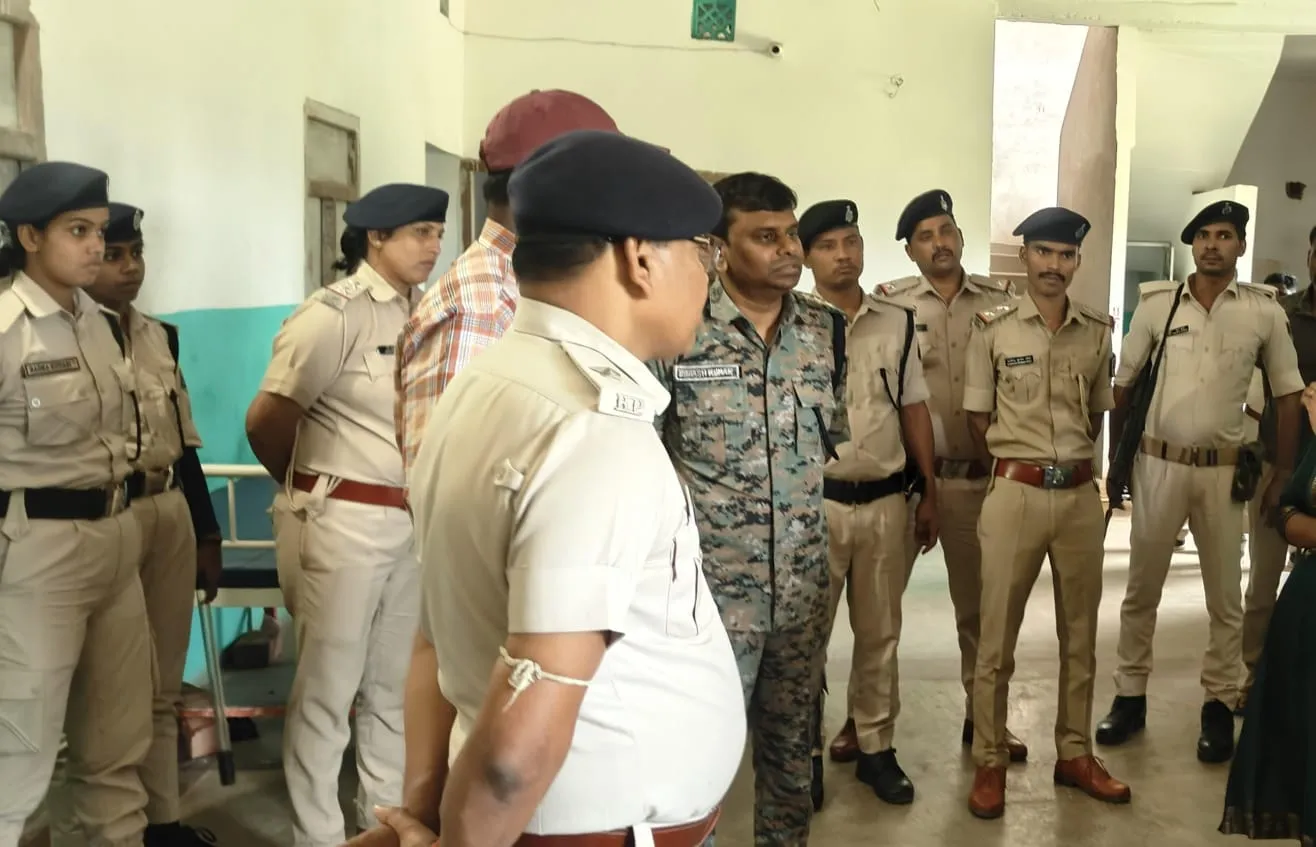 छातापुर में अवैध नर्सिंग होम पर प्रशासन का छापा, सीलबंद