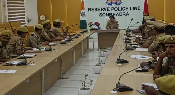 क्षेत्राधिकारी यातायात डॉ0 चारु द्विवेदी ने किया यातायात एवं क्रिटिकल कॉरिडोर (CC) टीमों की वृहद समीक्षा, डीजीपी के निर्देशों के कड़ाई से अनुपालन करने के दिए निर्देश