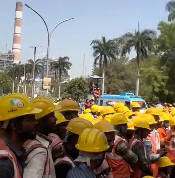 एनटीपीसी में 12 घंटे काम और कम मजदूरी को लेकर श्रमिकों में नाराजगी