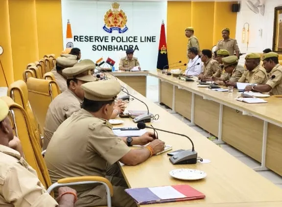 क्षेत्राधिकारी यातायात/लाइन  की अध्यक्षता में पुलिस लाइन चुर्क में एसजेपीयू एवं एएचटी की मासिक समीक्षा व समन्वय बैठक सम्पन्न