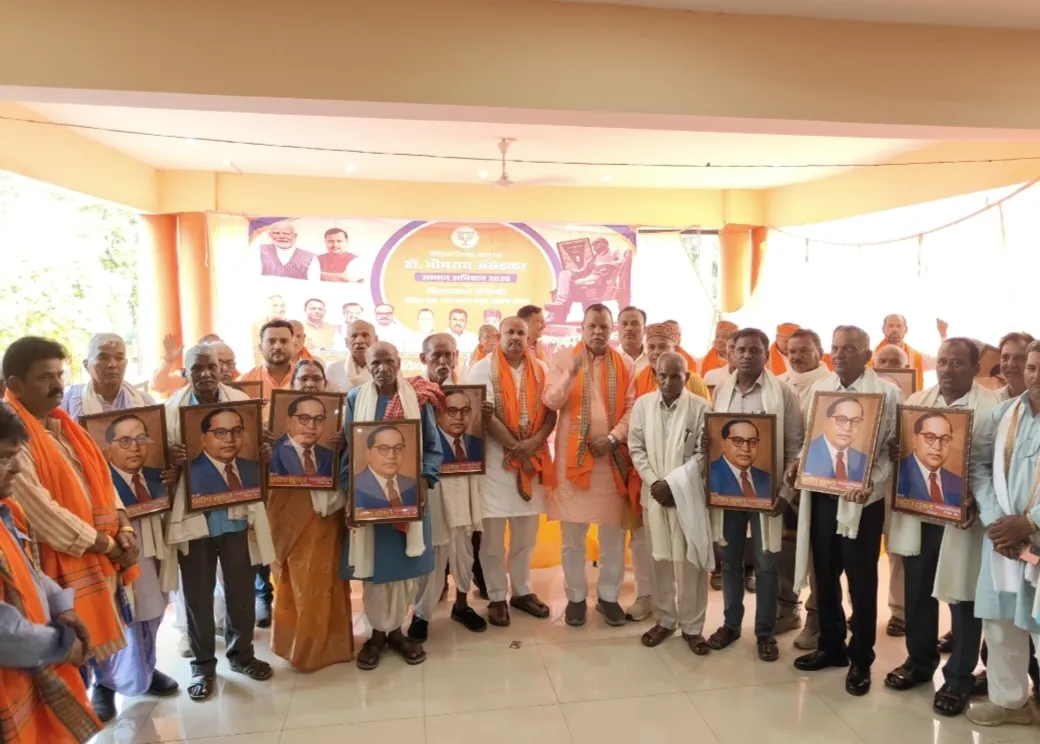 ख़जनी : अम्बेडकर जयंती पर खजनी में गरजी सामाजिक समरसता की आवाज, सेवानिवृत्त कर्मियों का भव्य सम्मान