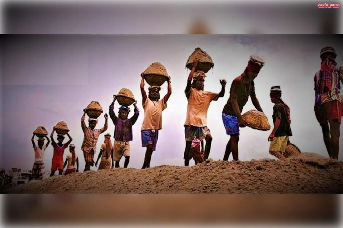 मजदूर: शहरों का ढांचा बुनने वाले, फिर भी हाशिए पर खड़े सपने