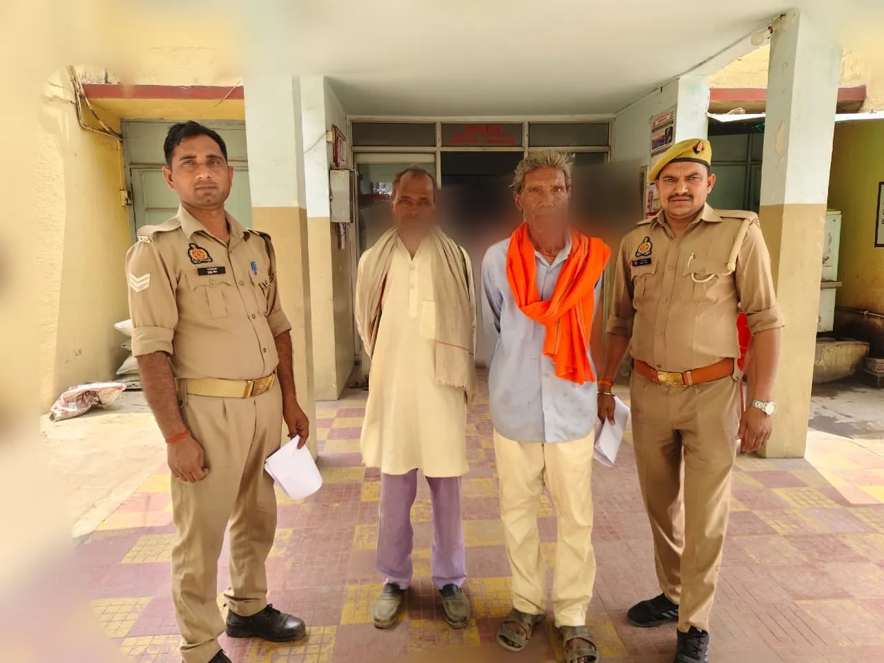 अनपरा पुलिस ने दो वारंटी अभियुक्तों को किया गिरफ्तार, भेजा न्यायालय