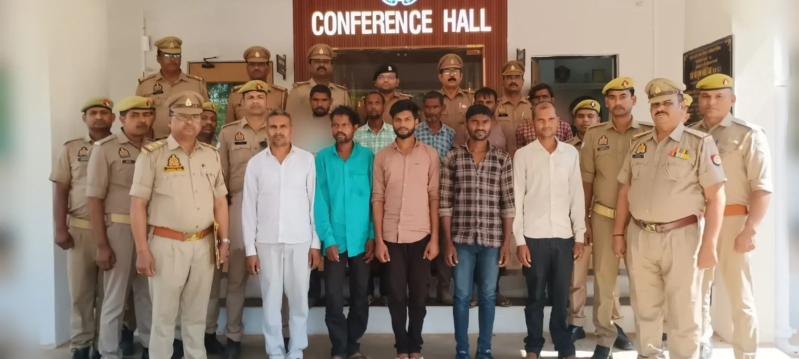 गैंगेस्टर एक्ट के तहत सोनभद्र पुलिस की बड़ी कार्यवाही, जनपद में अभियान चलाकर विभिन्न थानों से सम्बन्धित गैंगेस्टर एक्ट में कुल 14 अभियुक्त गिरफ्तार