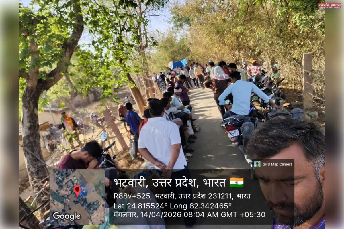 विंध्य भारत गैस एजेंसी पर सुबह छे: बजे से गैस सिलेंडर के लिए लोगों का लगा ताता