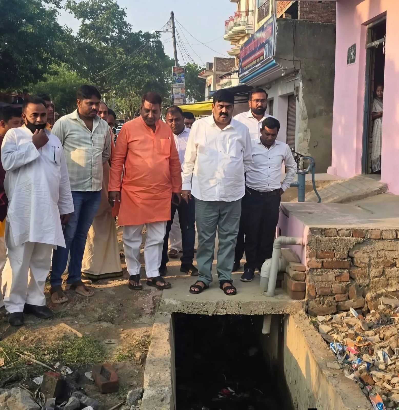 एम एल सी रतनपाल ने लिया जलभराव का संज्ञान,ऊंची होगी सड़क 