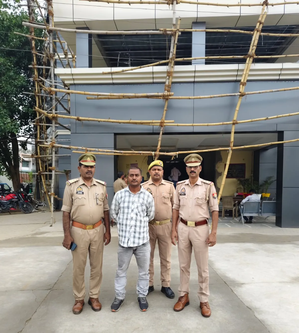 सोनभद्र पुलिस की बड़ी सफलता,मानव तस्करी/पॉक्सो एक्ट से संबंधित मामले में वांछित 01 नफर अभियुक्त गिरफ्तार