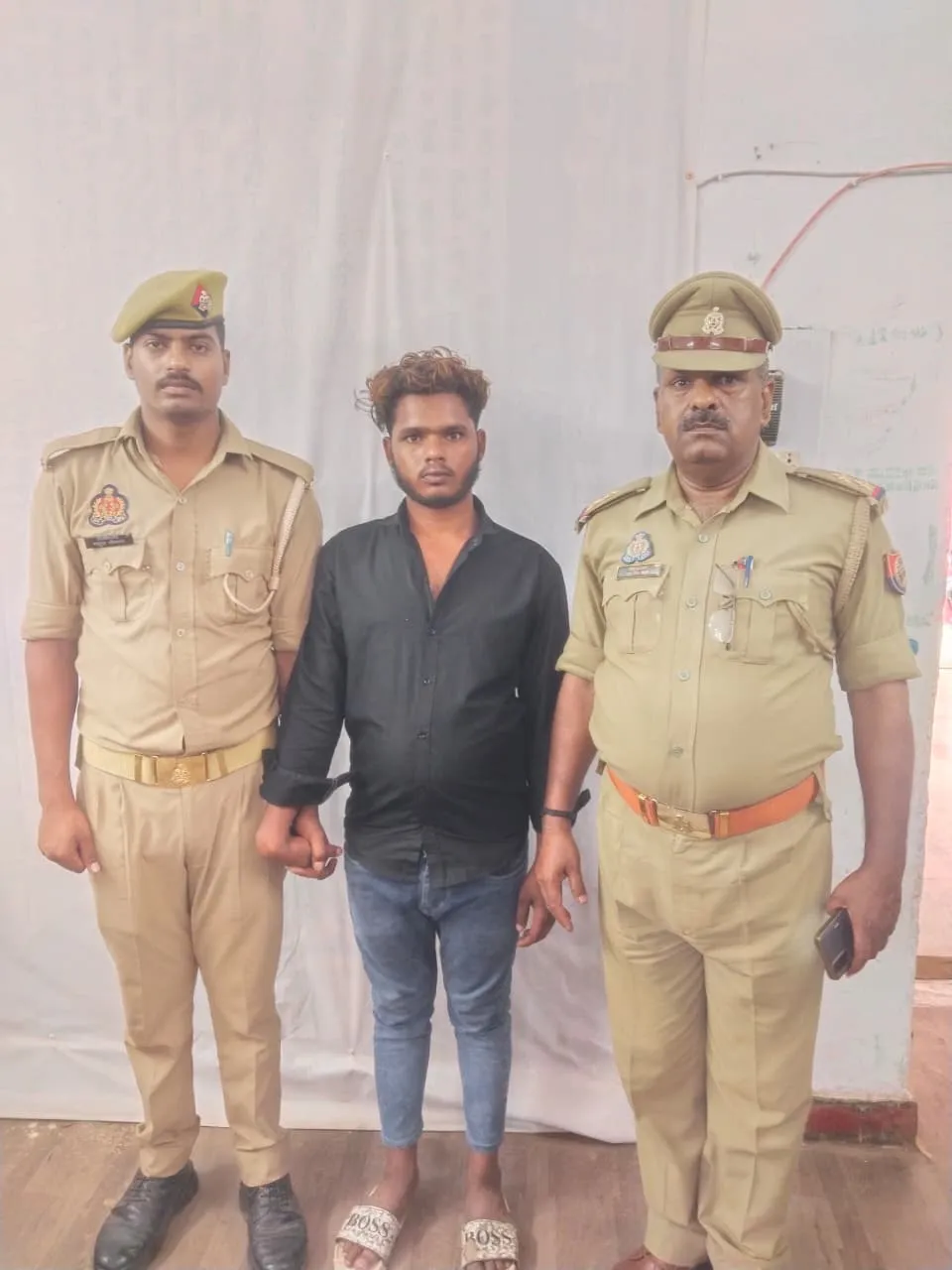 ओबरा पुलिस द्वारा दुष्कर्म व पॉक्सो एक्ट से सम्बन्धित वांछित अभियुक्त गिरफ्तार, भेजा न्यायालय