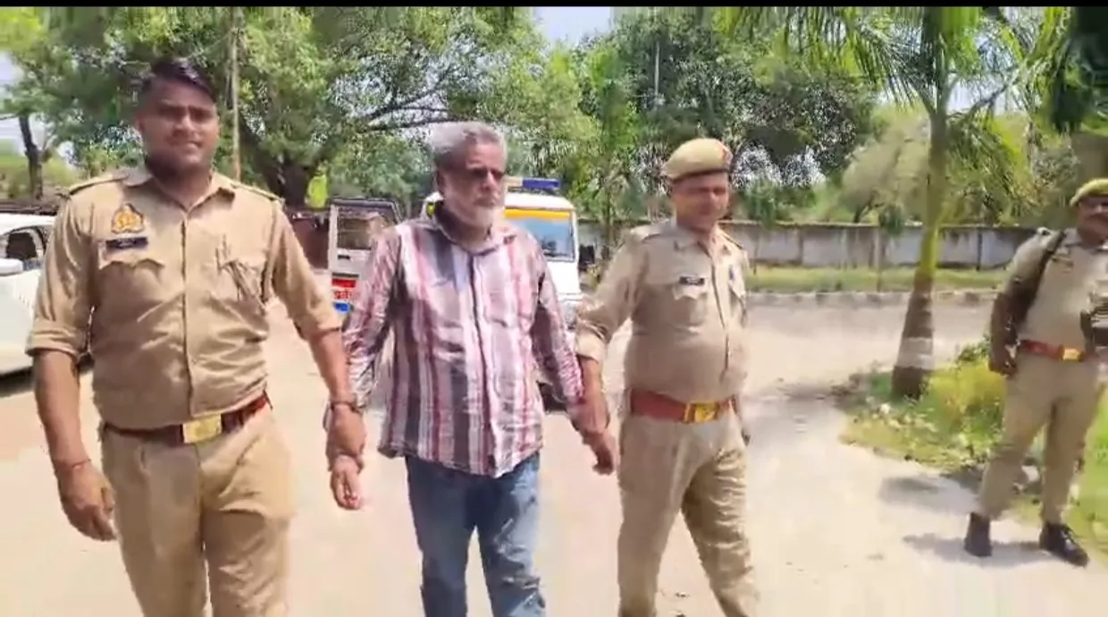 डरा धमका कर लोगों के प्रपत्रों का फर्जी इस्तेमाल कर, फर्म खोल करोड़ों का लेन-देन करने वाले गिरोह का माफिया गिरफ्तार