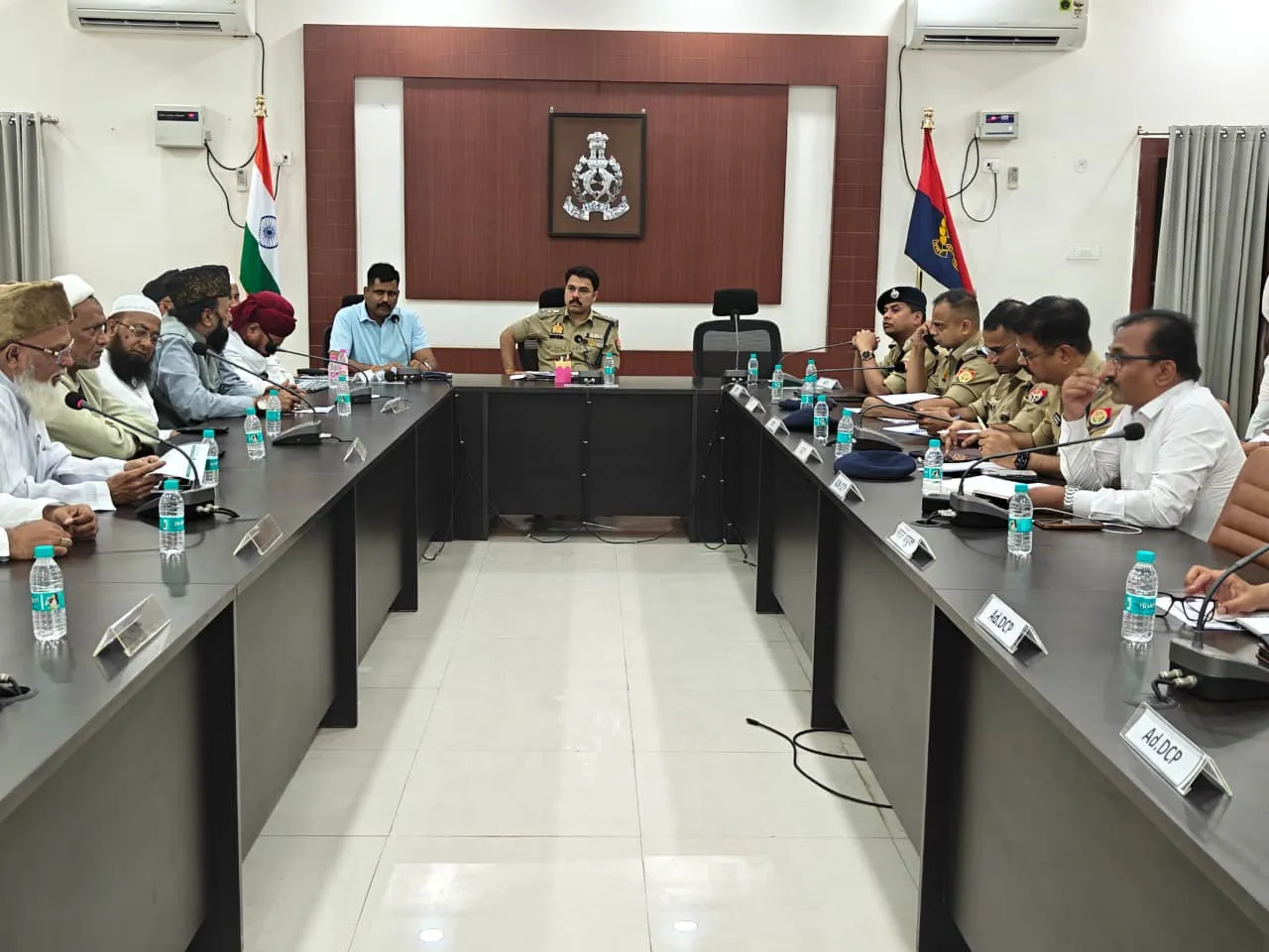 ईद सकुशल एवं सौहार्दपूर्ण संपन्न कराने हेतु अपर पुलिस आयुक्त कानून एवं व्यवस्था ने की बैठक
