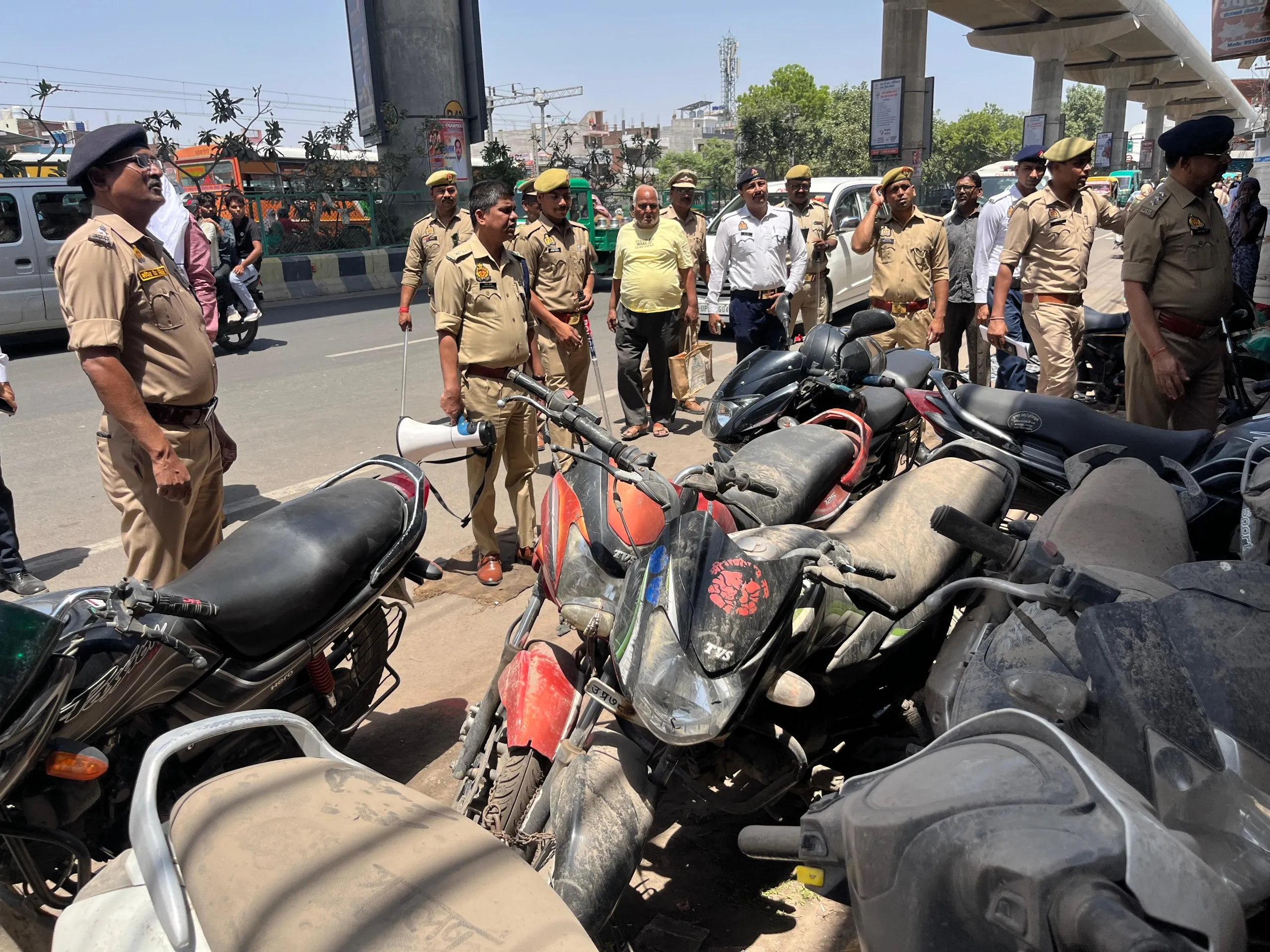 सड़क पर अतिक्रमण किया तो होगी कड़ी कार्यवाही - डीसीपी यातायात रविन्द्र कुमार 