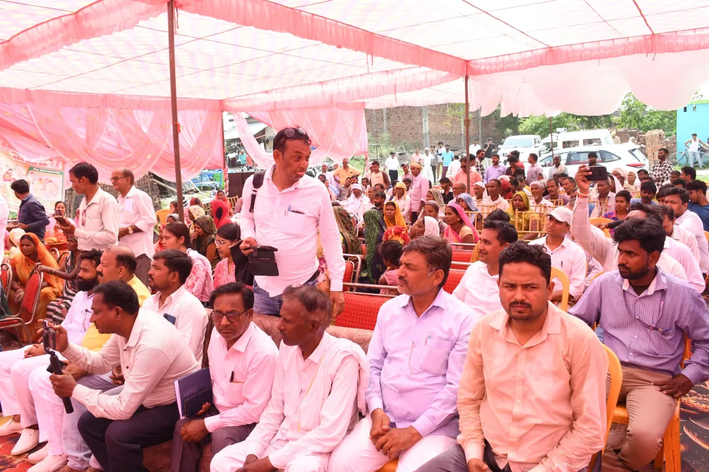पात्र लाभार्थियों को सभी योजनाओ का लाभ मिले  : जिलाधिकारी