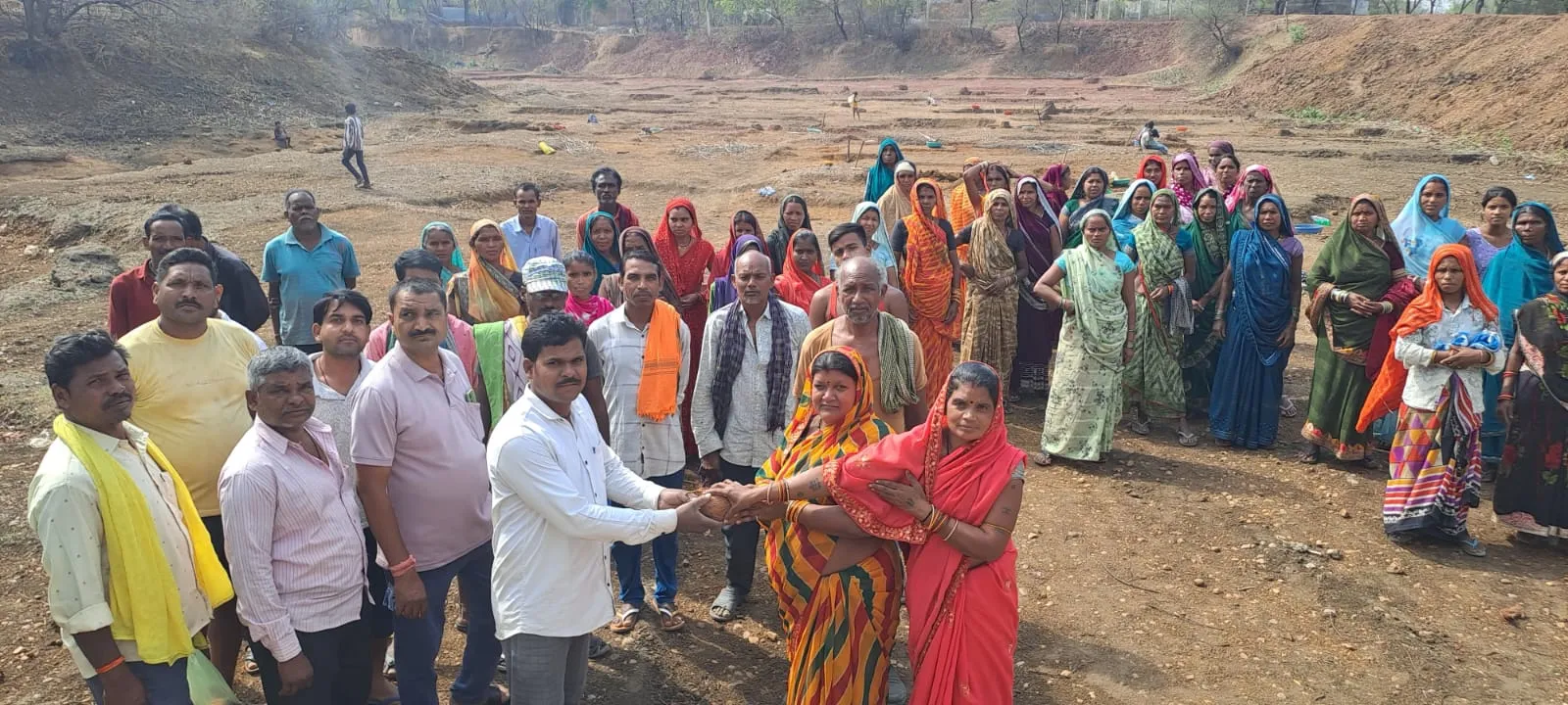 हनुमानगढ़िया में कागजों में बह रहा मजदूरों का पसीना, धरातल से श्रमिक गायब