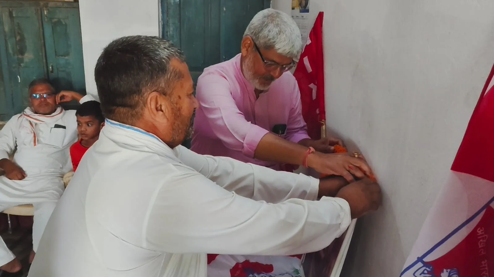 किसानों की आवाज़ को बुलंद करने का संकल्प, बेतिया में अतुल कुमार अंजान को भावभीनी श्रद्धांजलि,