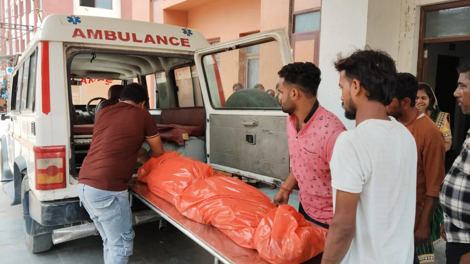 विवाहिता की दुपट्टे से गला दबाकर ससुराल वालों ने की हत्या