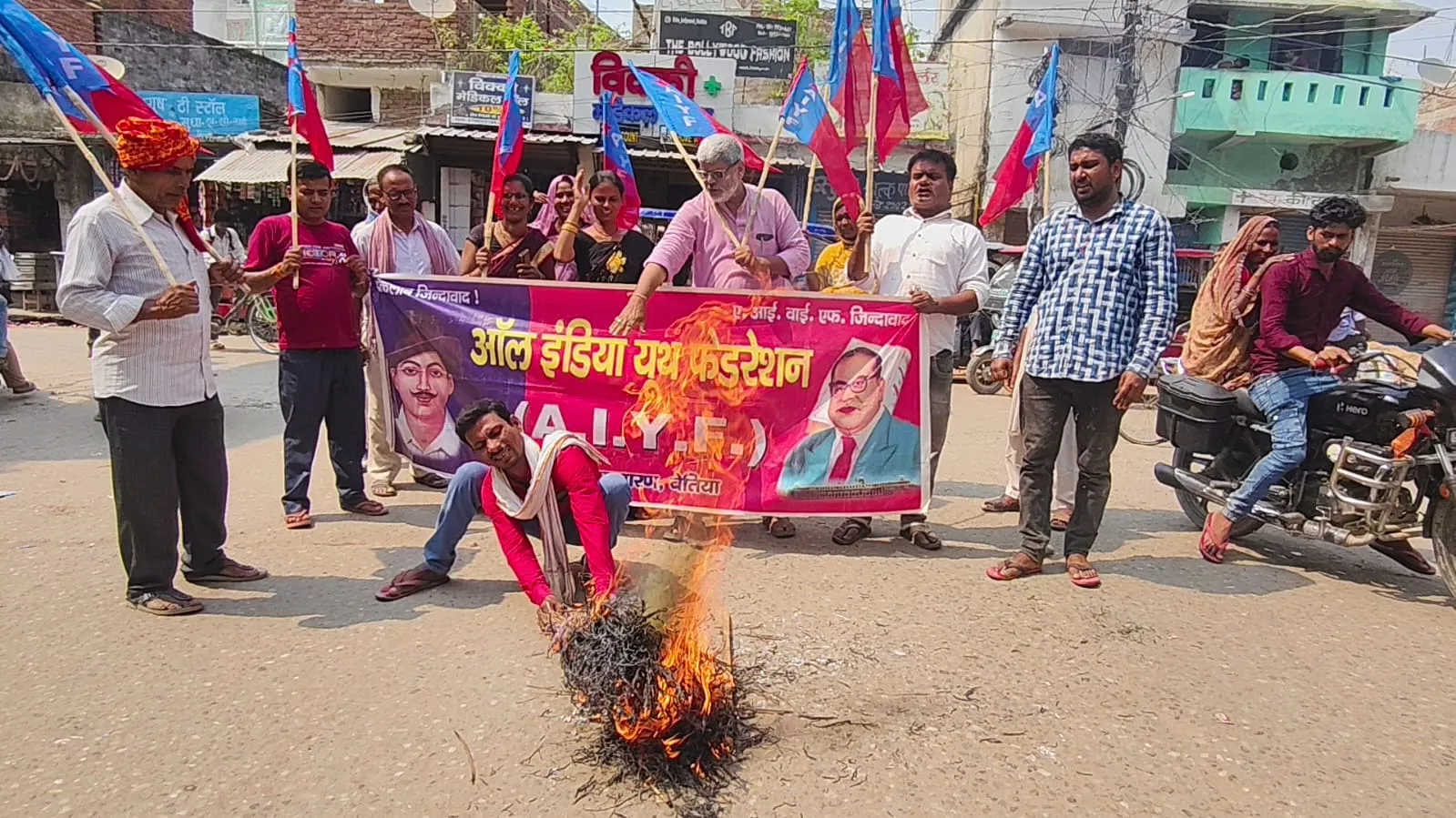 पेपर लीक के खिलाफ सड़क पर उबला छात्रों का गुस्सा