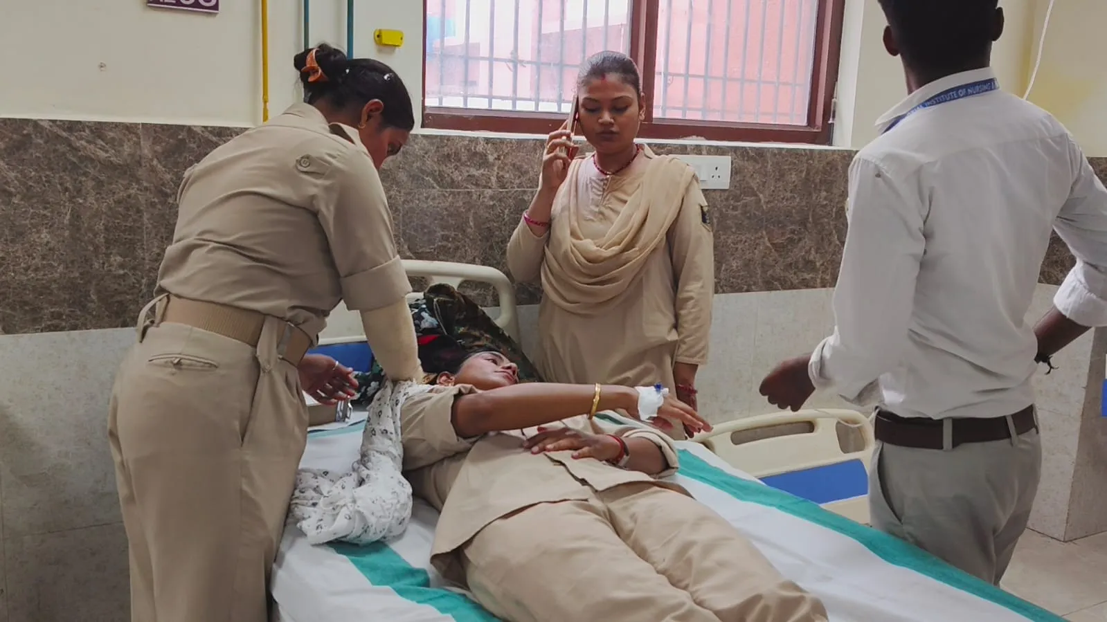 अतिक्रमण हटाने पहुंची प्रशासनिक टीम पर हमला , महिला सिपाही सहित नगर निगम के कर्मी घायल