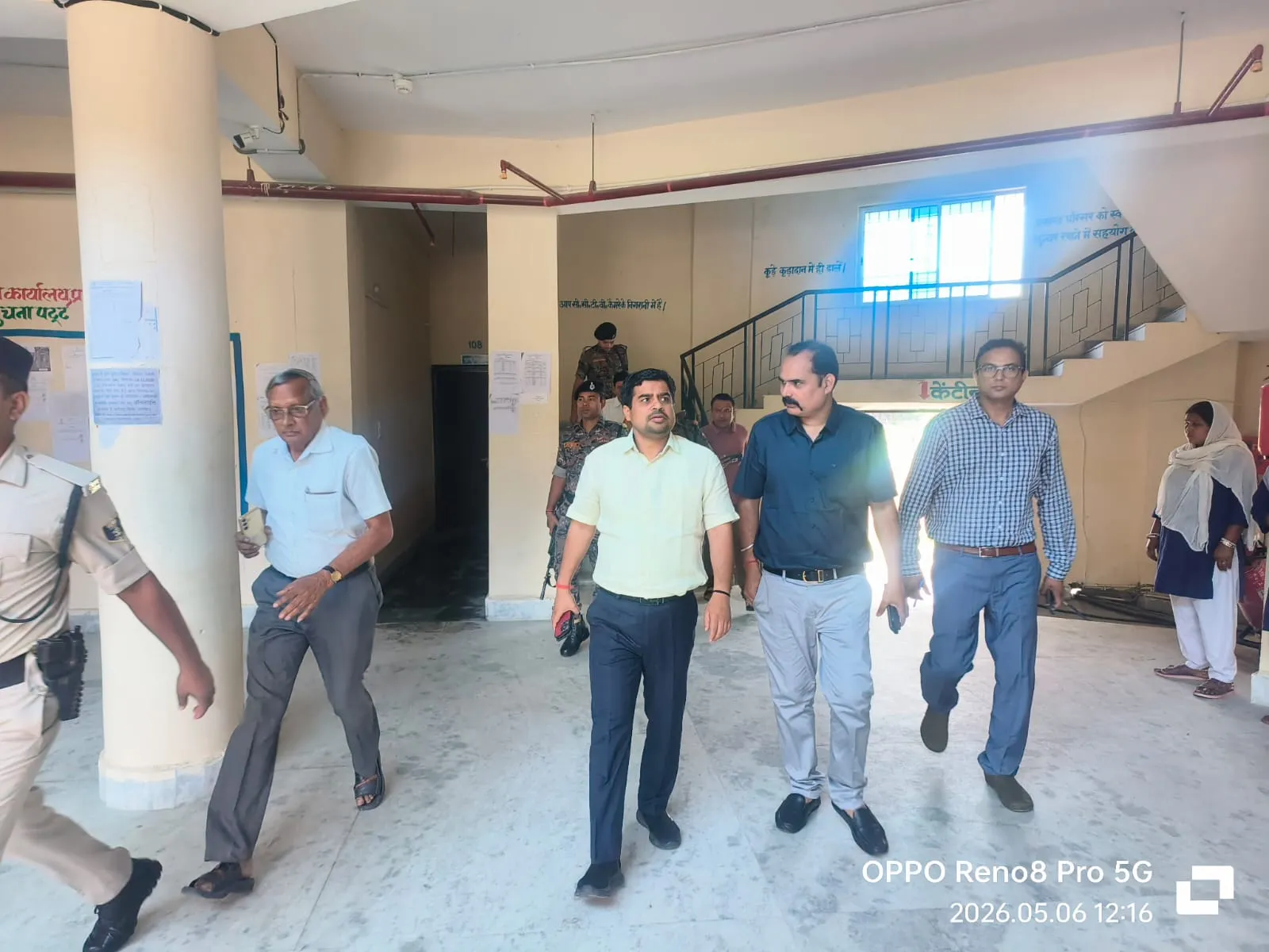 प्रतापगंज प्रखंड कार्यालय का डीएम ने किया औचक निरीक्षण, जनगणना कार्य में तेजी लाने के निर्देश