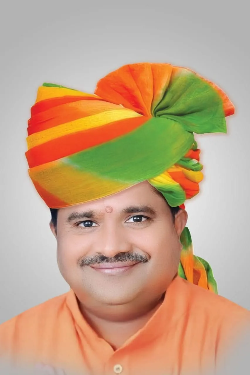 भाजपा नेता ने रेल मंत्री व पूर्व सांसद को भेजा पत्र बभनान रेलवे स्टेशन पर प्रमुख ट्रेनों के ठहराव एवं गेट नं 223 पर ओवर ब्रिज निर्माण की मांग