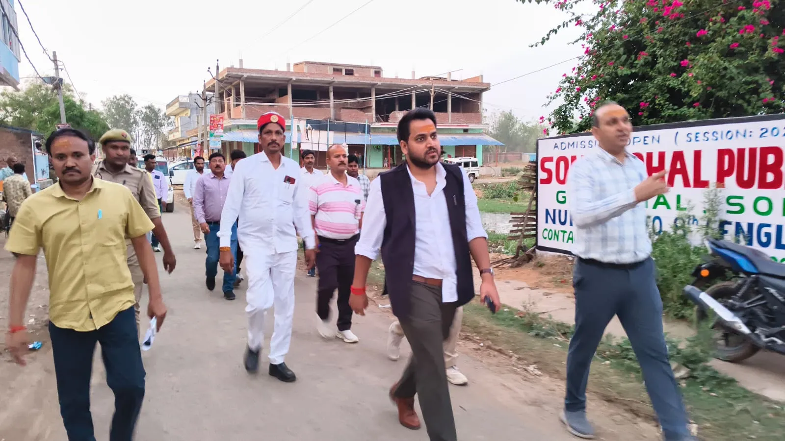 निर्माण कार्य में लापरवाही पर सख्त कार्रवाई के निर्देश, गुणवत्ता से समझौता बर्दाश्त नहीं- जिलाधिकारी चर्चित गोंड