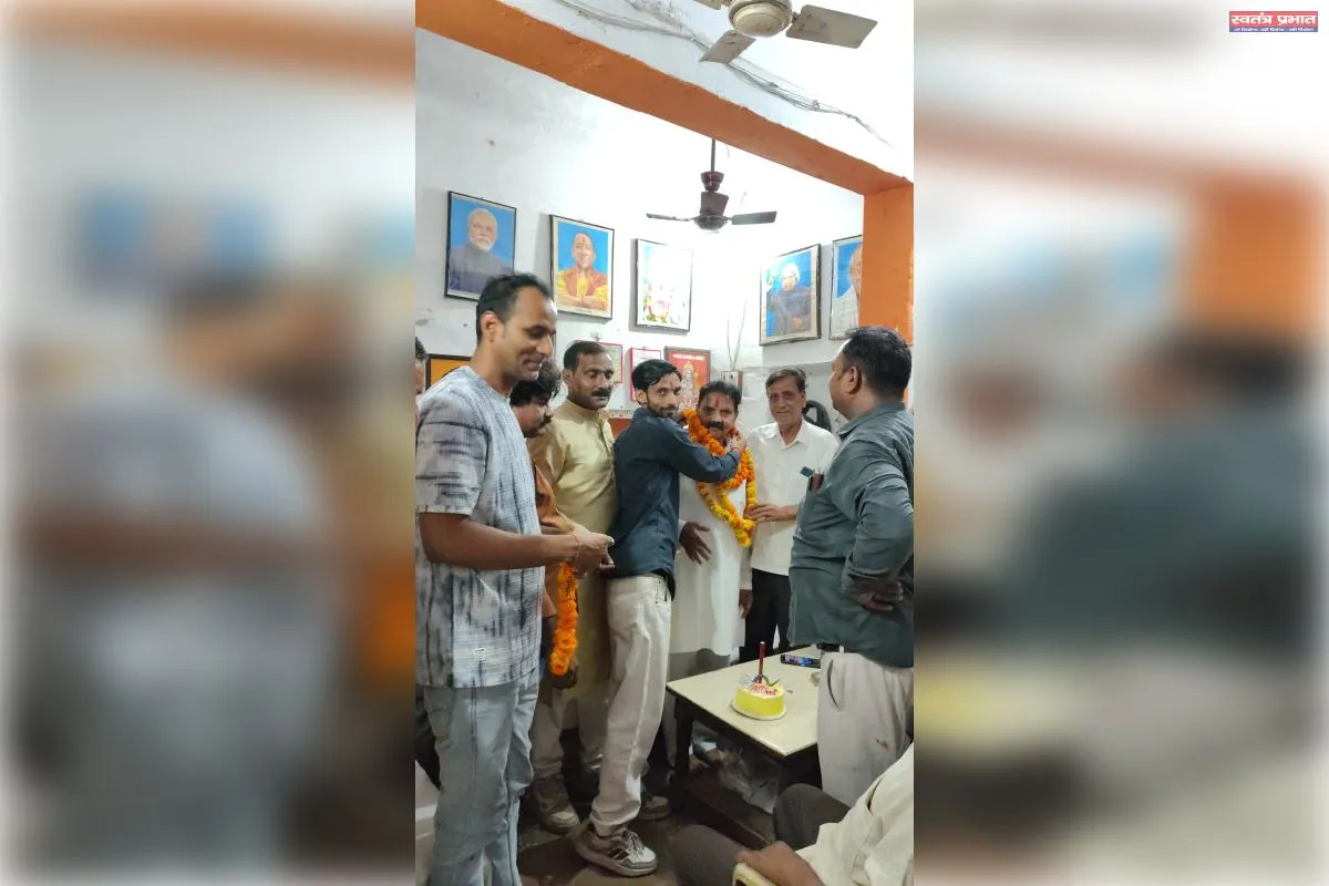 व्यापार मंडल के महामंत्री का जन्मदिन  मनाया गया