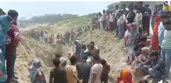 जेसीबी खुदाई में दबकर मजदूर की दर्दनाक मौत, चालक व ठेकेदार फरार।,