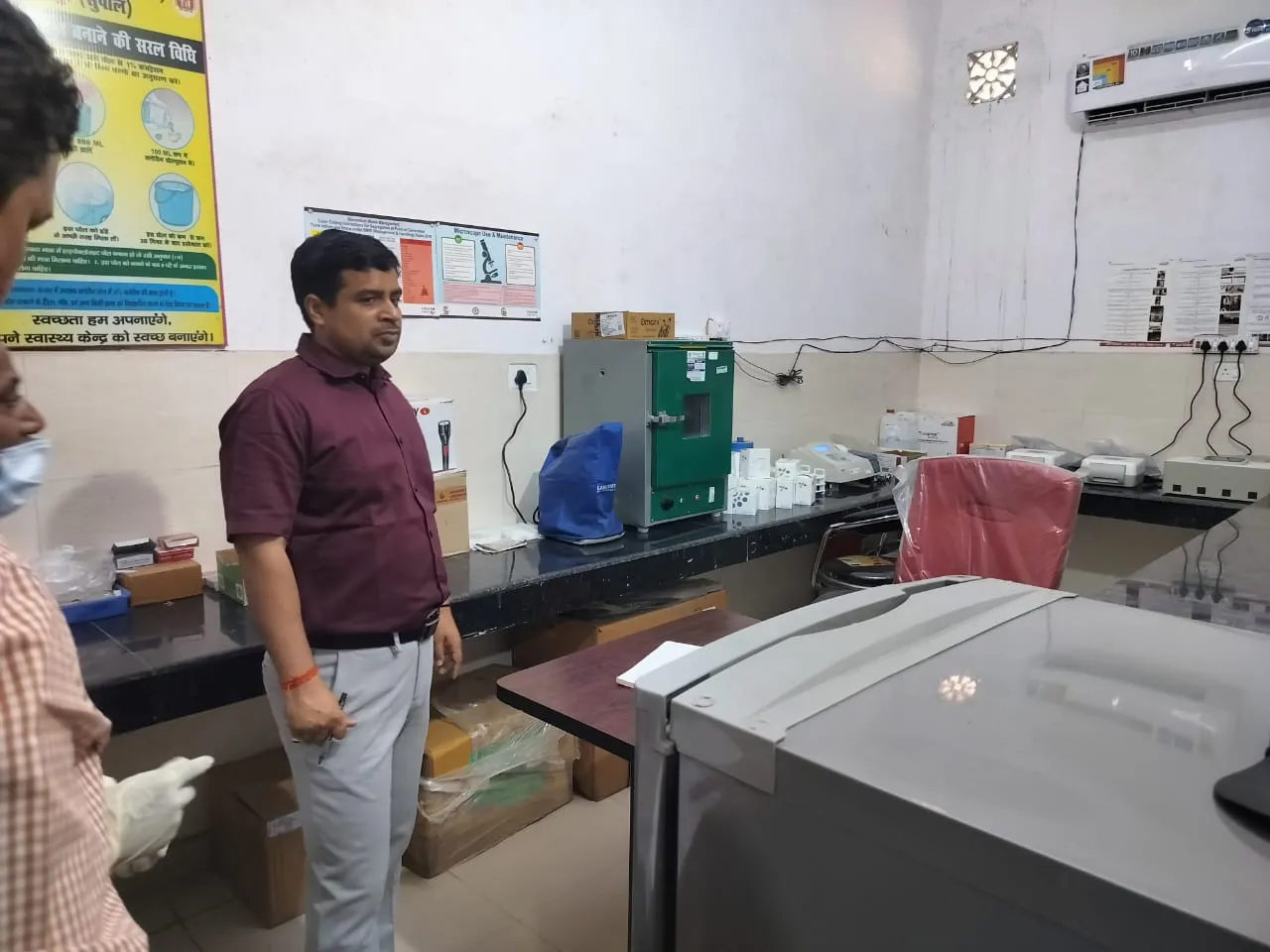 किशनपुर सीएचसी का डीएम ने किया औचक निरीक्षण, गंदगी पर जताई नाराजगी 
