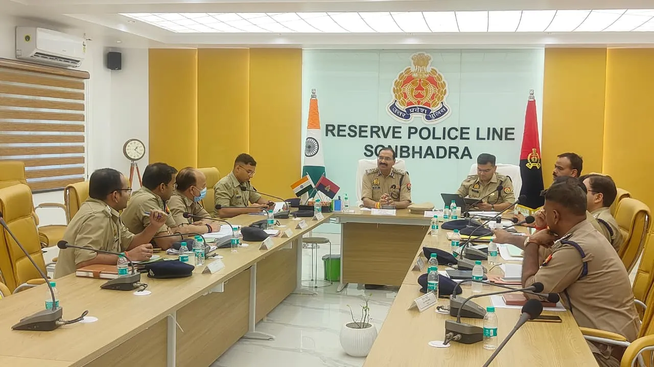 पुलिस महानिरीक्षक, विन्ध्याचल परिक्षेत्र ने किया जनपद सोनभद्र का वार्षिक निरीक्षण , दिये आवश्यक दिशा निर्देश