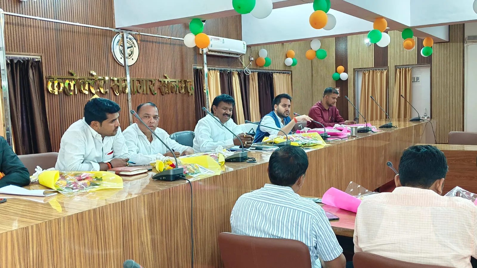 जनपद के समग्र विकास हेतु प्रस्तावित परियोजनाओं पर विस्तृत समीक्षा बैठक सम्पन्न, प्राथमिकता के आधार पर कार्ययोजना तैयार करने के निर्देश