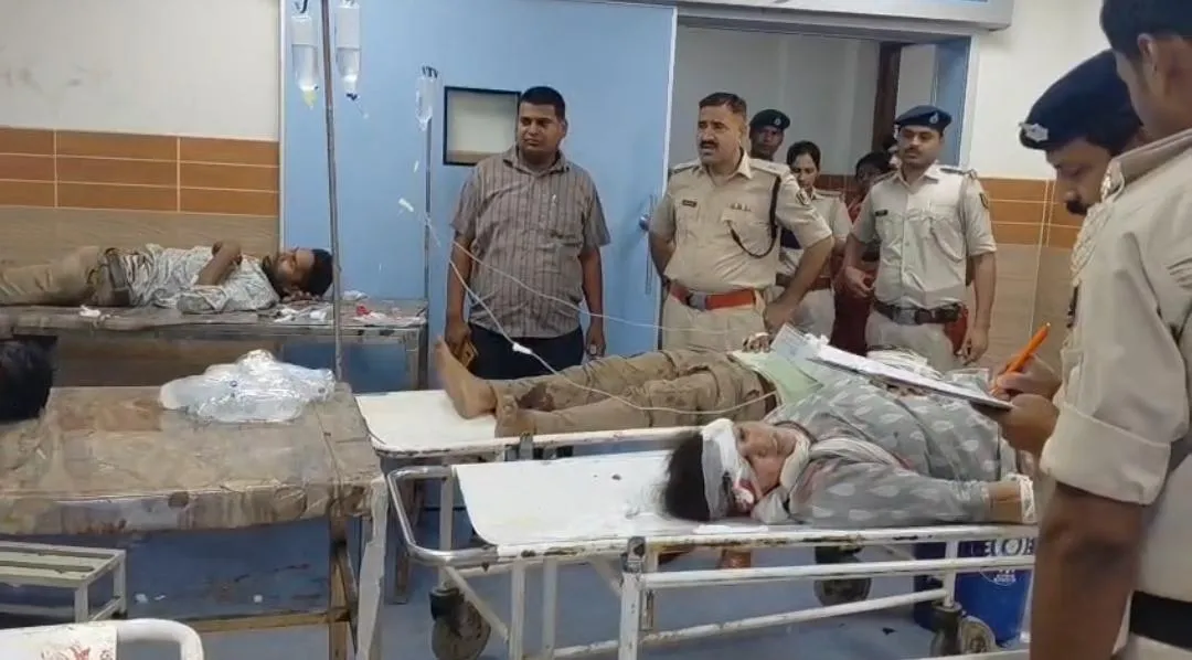 बारात से लौट रही आर्केस्ट्रा गाड़ी हादसे का शिकार, चार की मौत; सात घायल