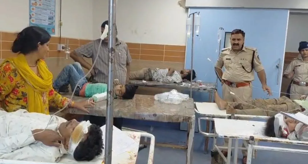 बारात से लौट रही आर्केस्ट्रा गाड़ी हादसे का शिकार, चार की मौत; सात घायल 