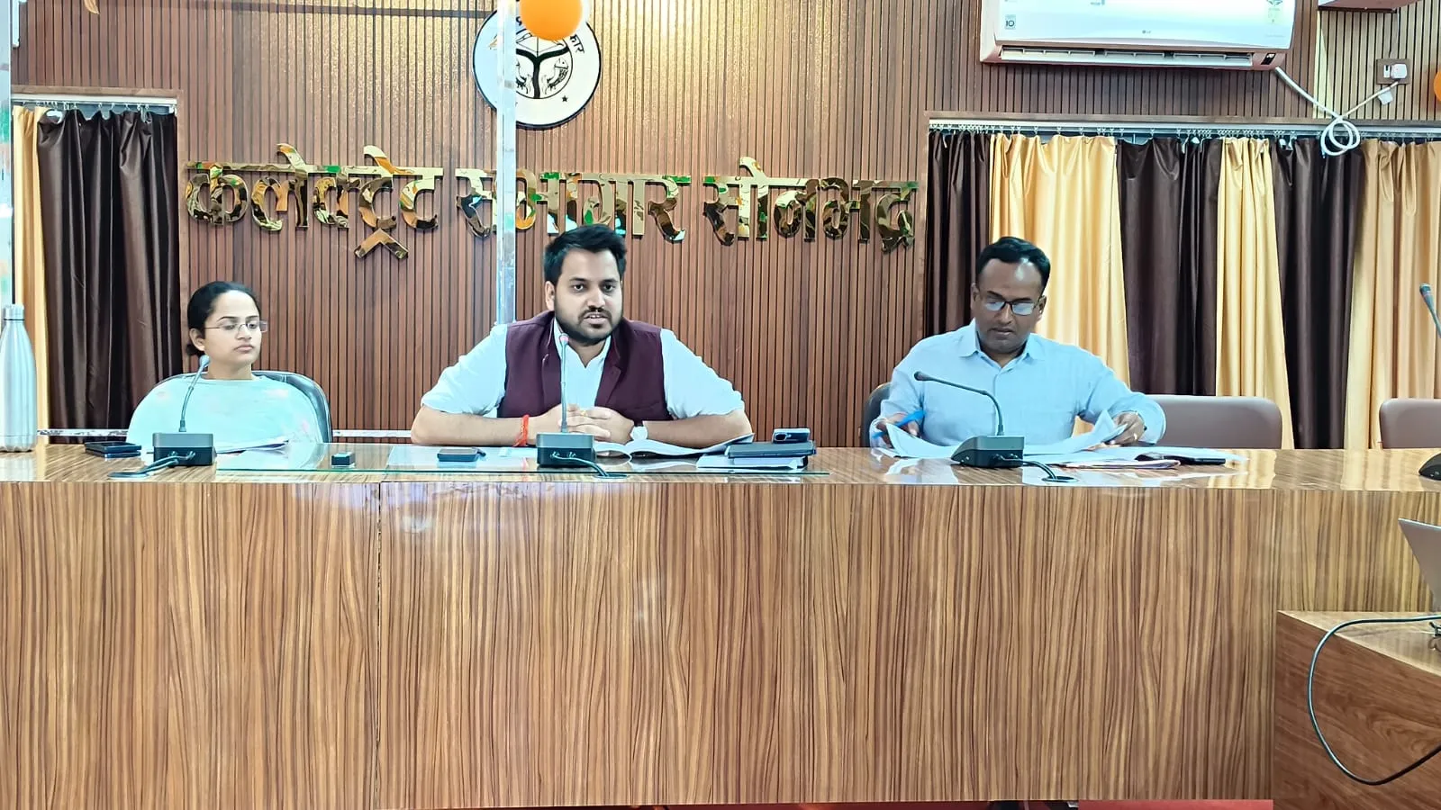 पीएम स्वनिधि योजना की समीक्षा में जिलाधिकारी सख्त, खराब प्रगति पर स्पष्टीकरण जारी करने के निर्देश