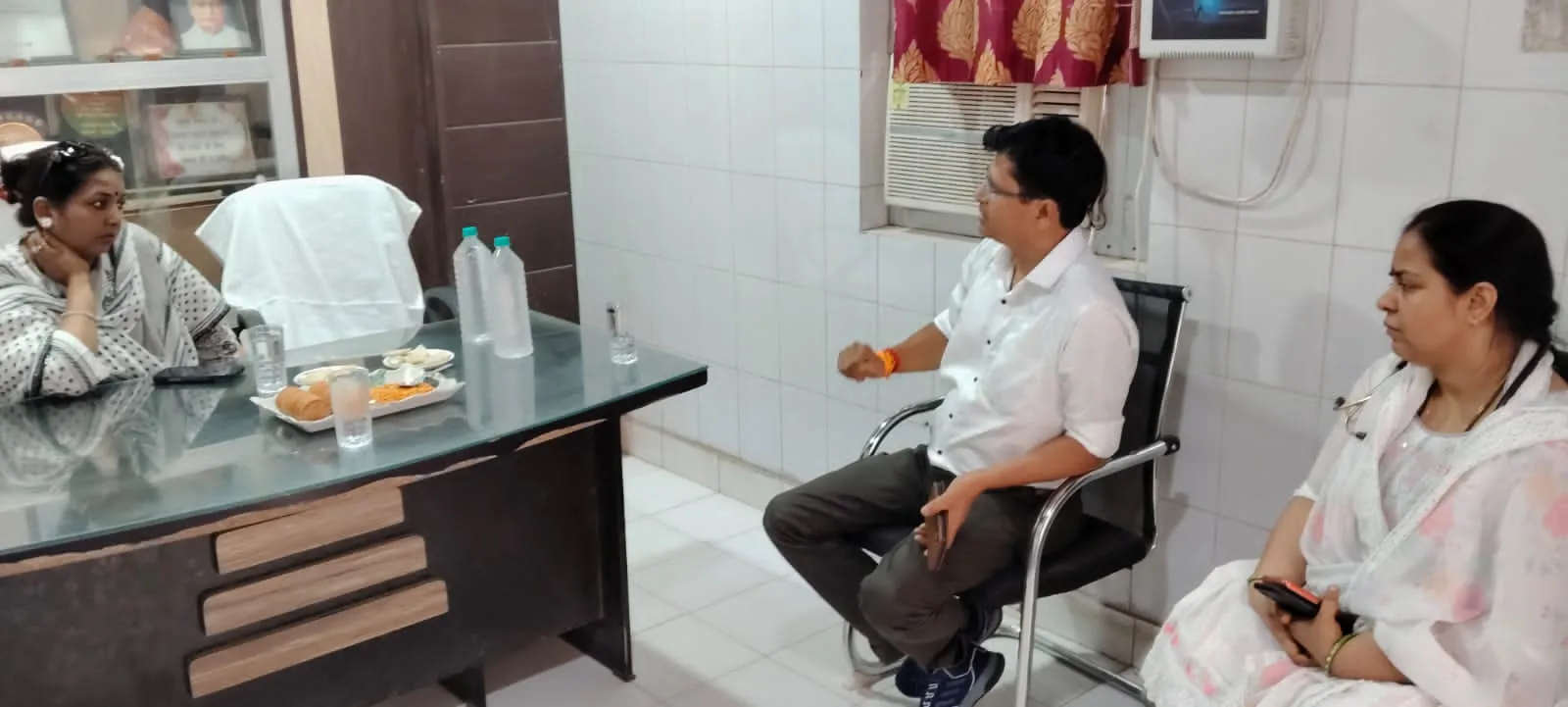 सीडीओ ने सीएचसी पहुंचकर की जांच।